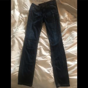 Joe’s mid rise Skinny jeans size 25